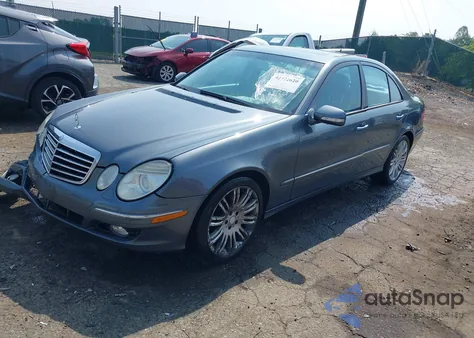 2008 Mercedes-Benz E 350 4Matic z USA, uszkodzony, nr VIN WDBUF87X08B212011